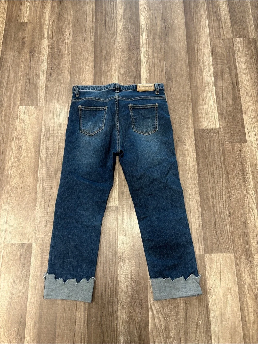 Women’s Dark Blue Cropped Jeans with Scalloped Hem